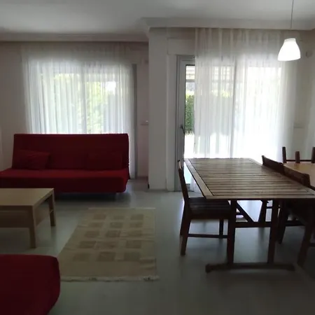 Villa 3- Bedroom With Large Garden 600m To Beach Çeşme