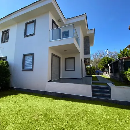 3- Bedroom With Large Garden 600m To Beach Villa Çeşme